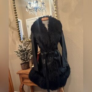Elegant Vintage Leather  Black Faux Fur Trimmed Women's Coat England